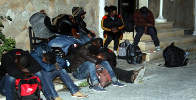 İzmir'de 46 kaçak göçmen yakalandı