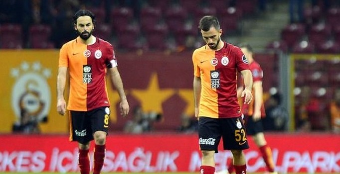 Galatasaraylı futbolcular protestoya hazırlanıyor