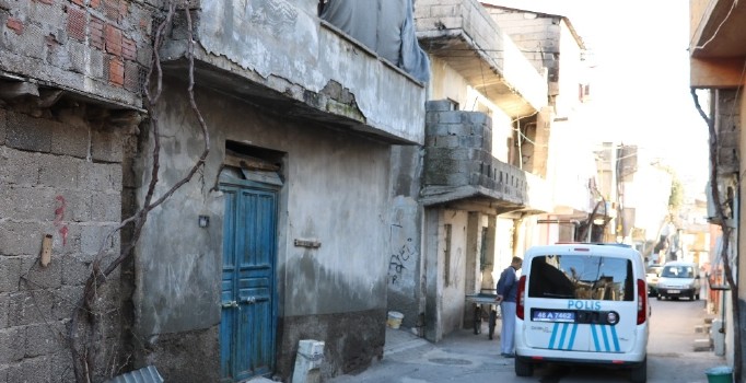 2 aylık bebeğin yanarak can verdiği eve girişler kapatıldı