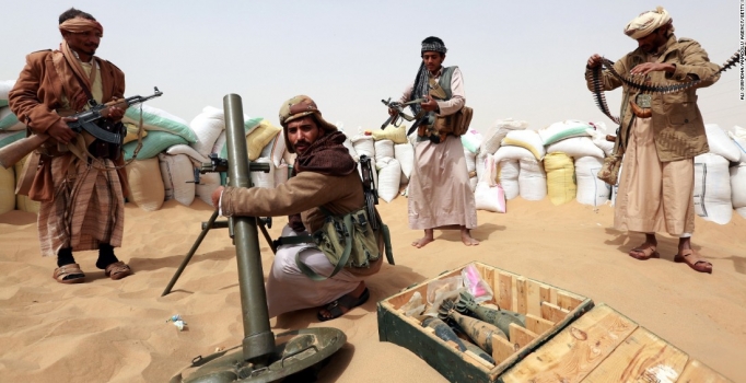 Husilerden Suudi Arabistan'a saldırı: 2 ölü, 5 yaralı