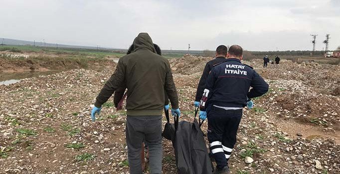 İran sınırında 2 erkek cesedi bulundu