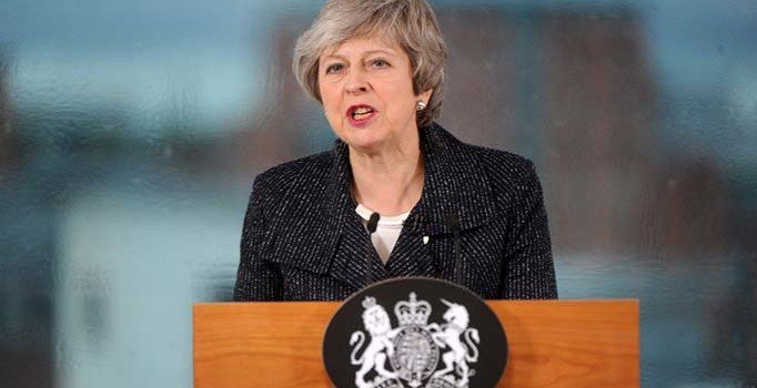 May’in partisinde 3 istifa daha