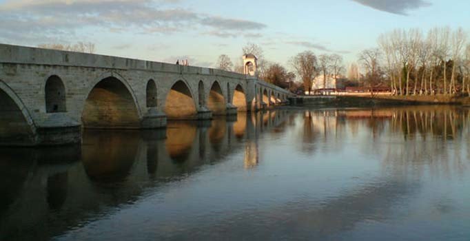 FETÖ şüphelisi önce kaçtı sonra Meriç Nehri'ne atladı
