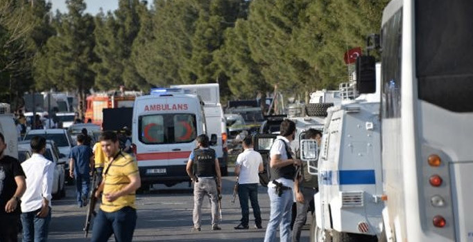 Diyarbakır'daki bombalı saldırıya yayın yasağı getirildi
