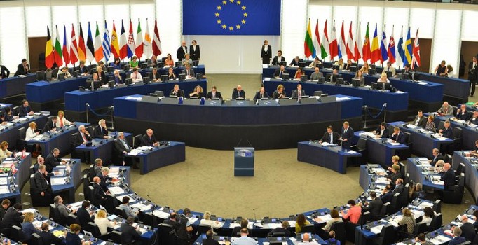 Avrupa Parlamentosu vize muafiyetini gündeme almama kararı aldı