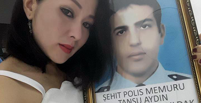 Şehidin Vietnamlı eşi Vu Yhuy Tuanvi evlilik yıldönümlerinde gelinlik giydi