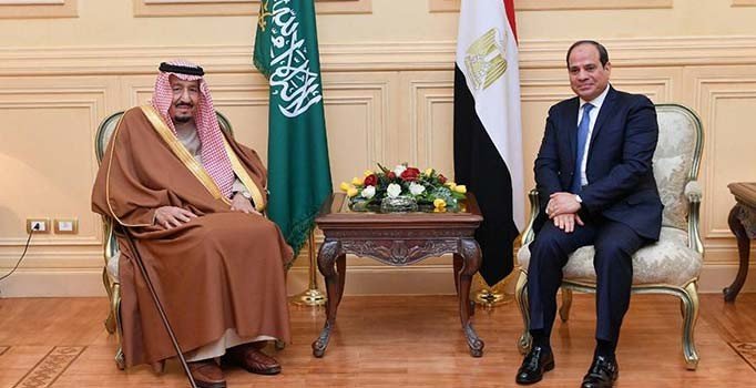 Kral Selman ile Sisi Mısır'da ikili ilişkileri görüştü