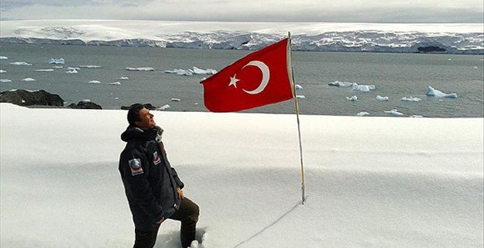 Mustafa Varank: Antarktika'da geçici bilim üssümüzü kurduk