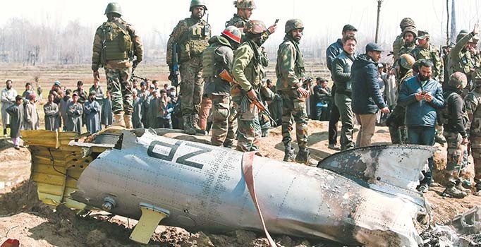 Hindistan ile Pakistan savaşın eşiğinde: Nükleer savaş korkusu