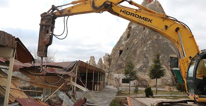Kapadokya’da 2 haftada 27 kaçak yapı yıkıldı