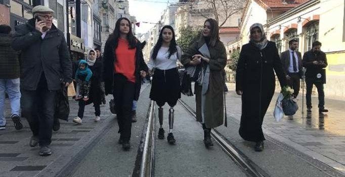 22 yıl sonra ilk adımlarını İstiklal Caddesi'nde attı