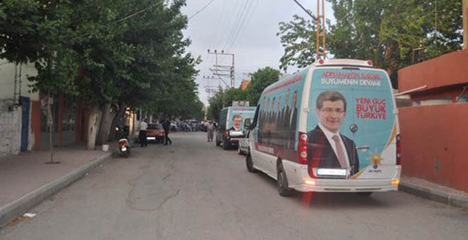 Adıyaman’da Ak Parti minibüsüne ateş açıldı