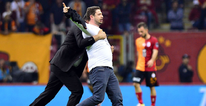 Derbide sahaya atlayan taraftar Ahmet Köse Canarslan: Pişman değilim