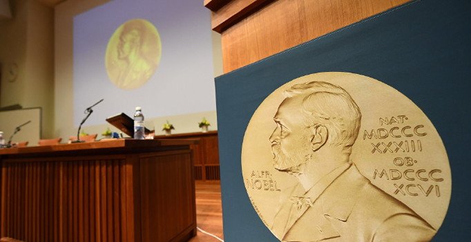 Nobel tarihinde bir ilk: Edebiyat Ödülü iki kez verilecek