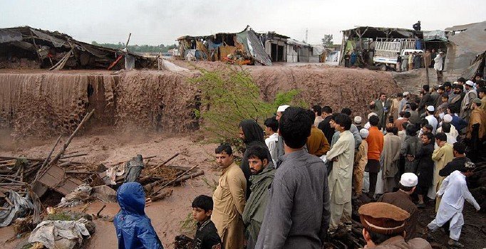 Pakistan'da şiddetli yağış faciası: 4 günde 13 kişi öldü