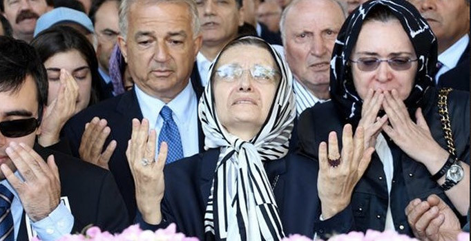 Süleyman Demirel'in kardeşi Şevket Demirel İslamköy’de toprağa verildi