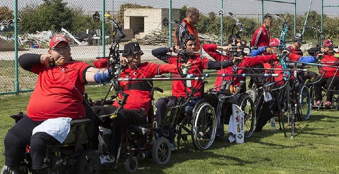 Bedensel Engelli Okçuluk Milli Takımı Ankara'da kampa girdi