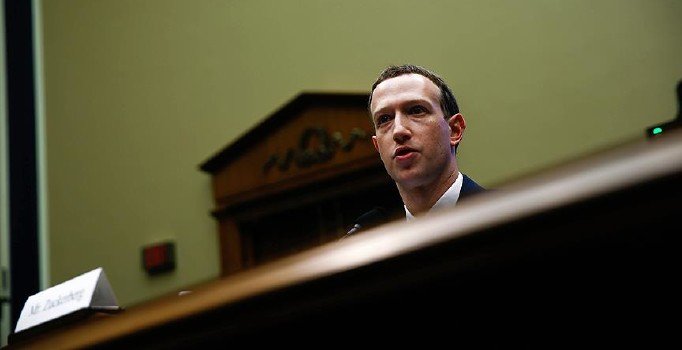 Mark Zuckerberg: Facebook'u gizli bir platforma dönüştüreceğim