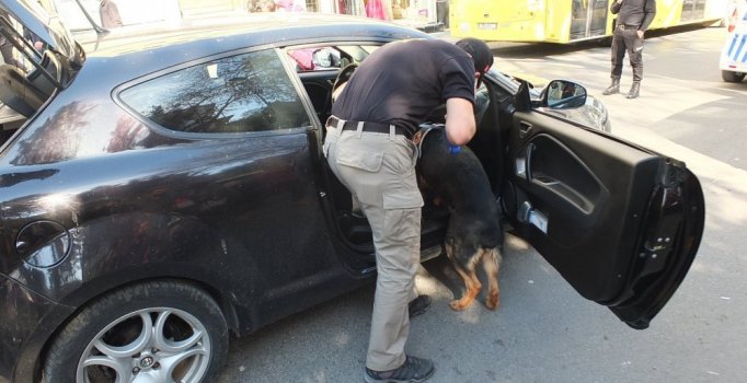 Esenyurt'ta kaçak göçmen denetimi: 93 gözaltı