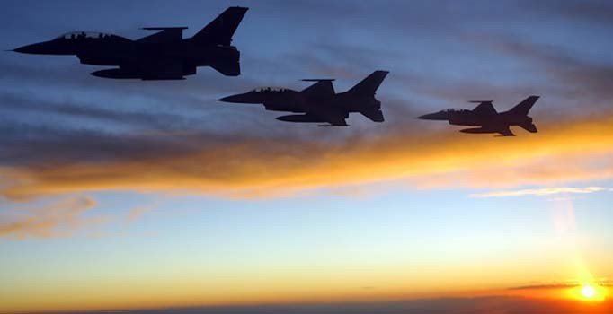 Pakistan hava sahası kısmen tekrar kapatıldı