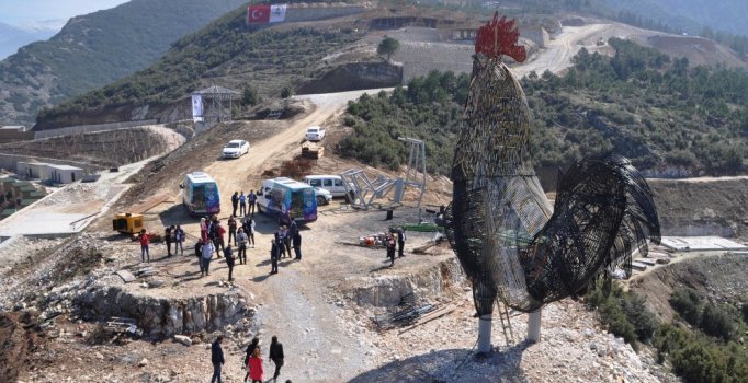 Horoz heykeli Guinness yolunda