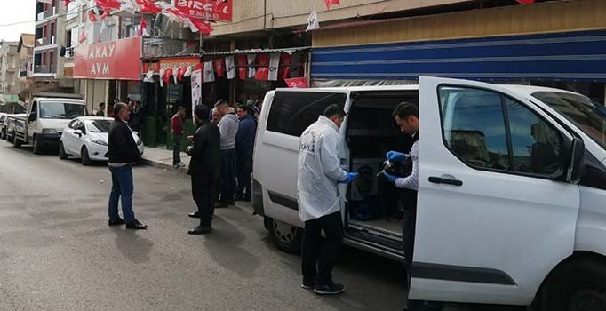 İzmir Bayraklı'da CHP'nin seçim bürosuna silahlı saldırı