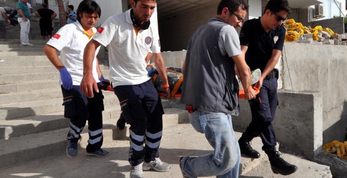 Bodrum'da inşaat iskelesi çöktü: 5 işçi yaralı