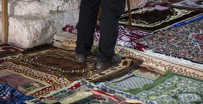 İsrail polisinden Mescid-i Aksa'da provokatif hareket