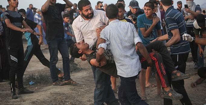 İsrail güçleri 14 Filistinliyi gözaltına aldı