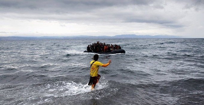 Akdeniz'de göçmen faciası: Hamile kadınlar dahil 45 kişi can verdi