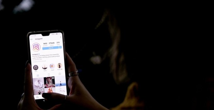 Sosyal medya kullanımı kişileri tüketime sürüklüyor