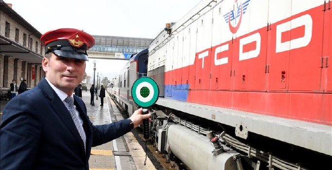 Ada Yolcu Trenleri yeniden seferlere başladı