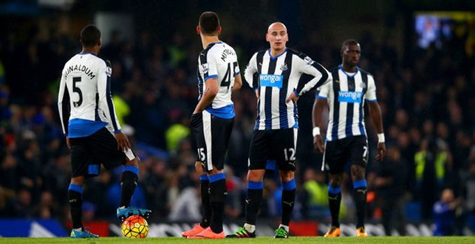 Premier Lig'de Newcastle United ve Norwich City küme düştü