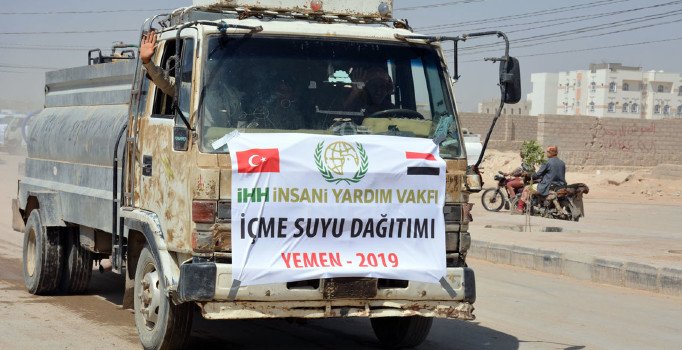 İHH'dan Yemen'e bin tanker su yardımı