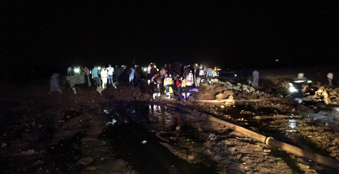 Diyarbakır Sur ilçesi Hani yolu üzerindeki Sarıkamış'ta şiddetli patlama - Son dakika patlama haber