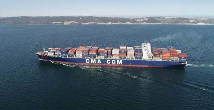 Japonya açıklarında iki yük gemisi çarpıştı