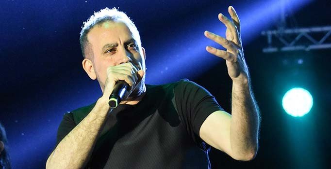 Haluk Levent konser gelirini Yeni Zelanda'da hayatını kaybeden müslümanlara bağışladı