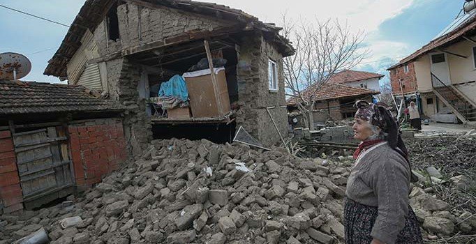 Denizli'de dünden bu yana 375 artçı sarsıntı yaşandı