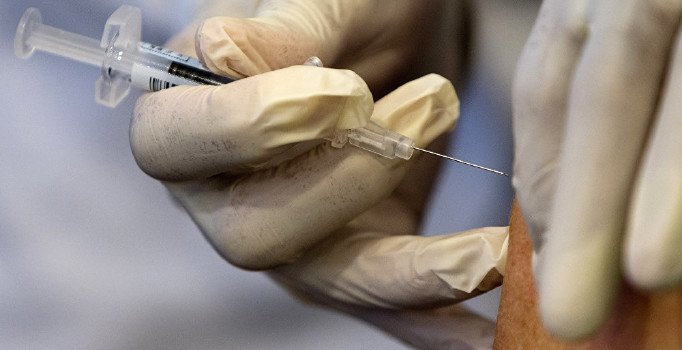 Türk Eczacılar Birliği'nden 'aşı reddi'ne tepki: Bilimsel dayanağı yok