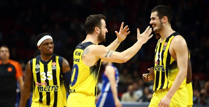 Anadolu Efes'ten Fenerbahçe'ye destek