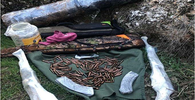 Diyarbakır'da PKK'ya operasyon: Toprağa gömülü silah ve mühimmat bulundu