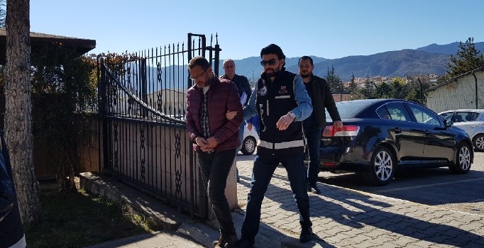 Kaçak alkol imalatına suçüstü: 2 gözaltı