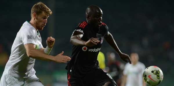 Beşiktaş, Galatasaray'a transfer çalımı