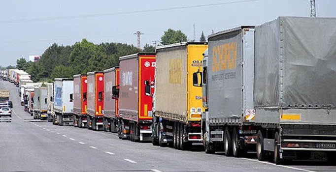 Avrupa'ya açılan sınır kapılarında rüşvet kuyruğu