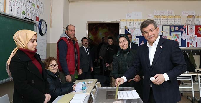 Ahmet Davutoğlu: Bütün adaylara başarılar diliyorum