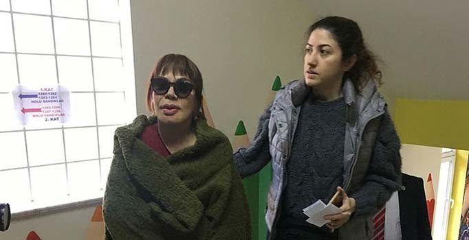 Sezen Aksu erken gidince oy kullanamadı