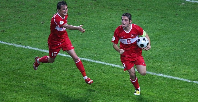 Euro 2016: Favori Türk futbolcunuz kim?