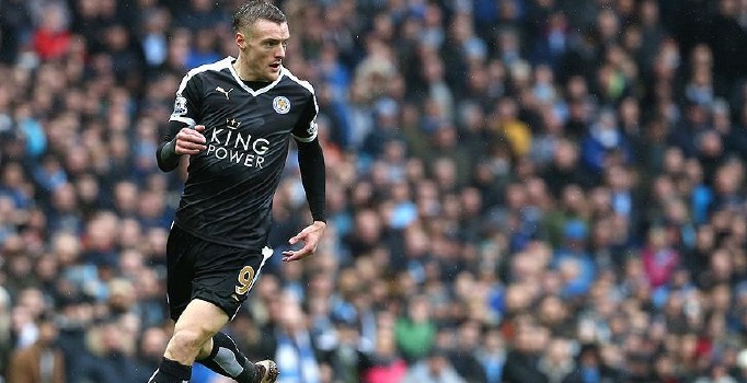 Premier Lig'de yılın futbolcusu Jamie Vardy seçildi