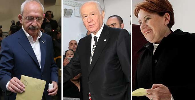 Siyasi liderler de sandık başında