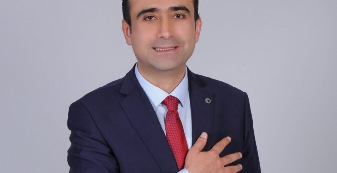 Babası muhtar, kendisi belediye başkanı seçildi